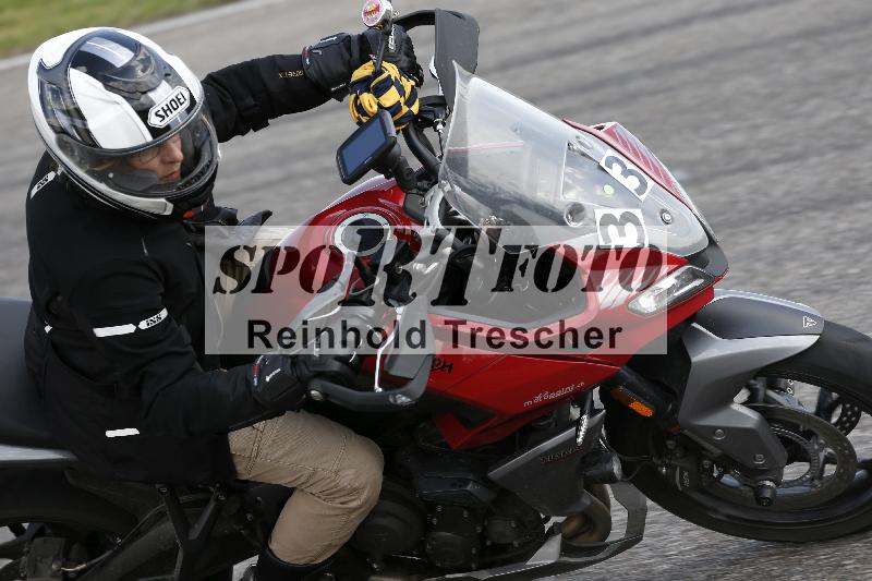 /Archiv-2025/09 22.04.2025 Cornu Master School ADR/gruen-vert/33